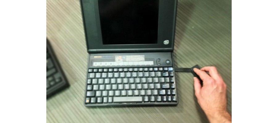 40 Tahun Sejak Kehadirannya, Inilah 6 Laptop Jadul yang Merubah Dunia