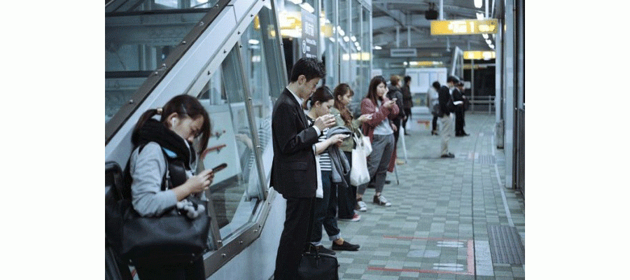 "Gen-C" Generasi yang Selalu Terkoneksi Internet "Gen-C" Generasi yang Selalu Terkoneksi Internet